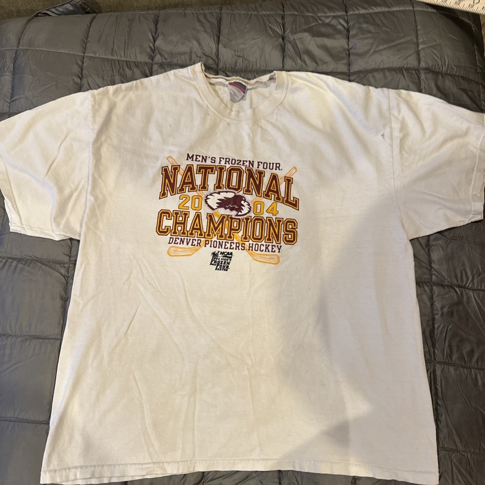 Vintage Champion D1 Denver National Championship 2004 T-shirt